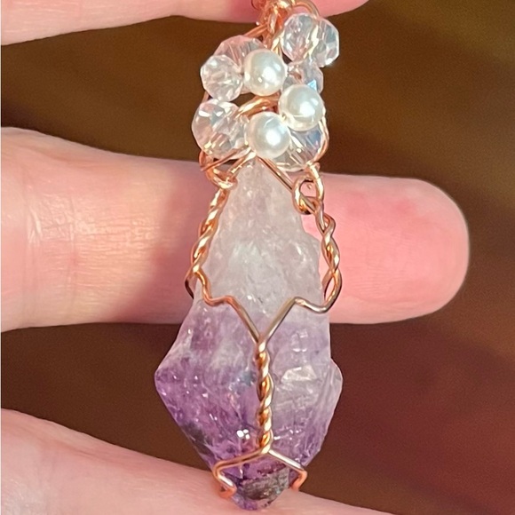 Jewelry - Elegant Amethyst quartz Crystal point Pendant Necklace!